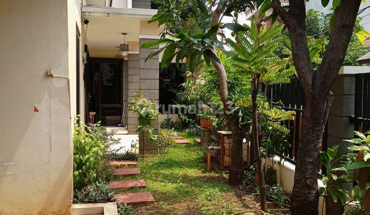 Rumah di Pondok Bambu, Jakarta, 2 Lantai Hook Semi Furnished SHM  2