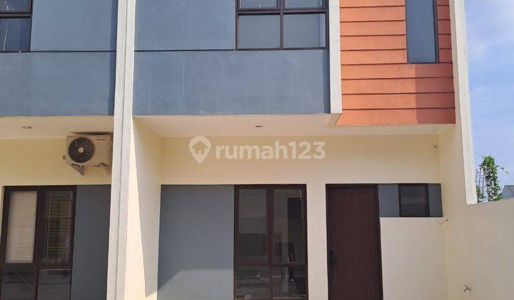 Rumah di Cimuning Mustikajaya, Bekasi Dekat Pintu Tol Gran Wisata 2