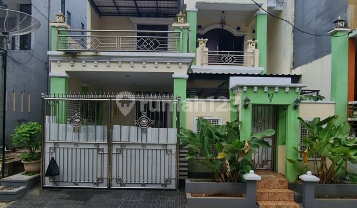 Rumah dijual Murah, 2 Lantai,  Taman Kota, 4 Menit Stasiun Bekasi 1