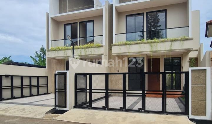 Rumah dijual 2 Lantai Baru Jatibening, Bekasi dekat LRT Cikunir 1