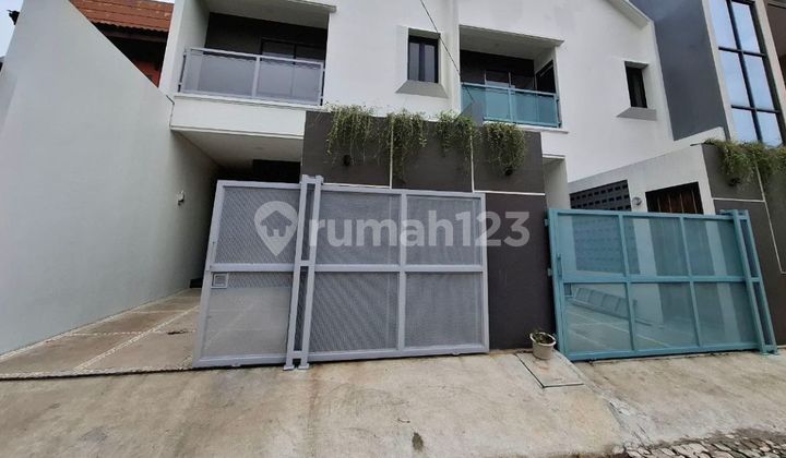 Rumah Dijual Murah 2 Lantai, Ciputat, Tangsel Dekat Tol Bintaro