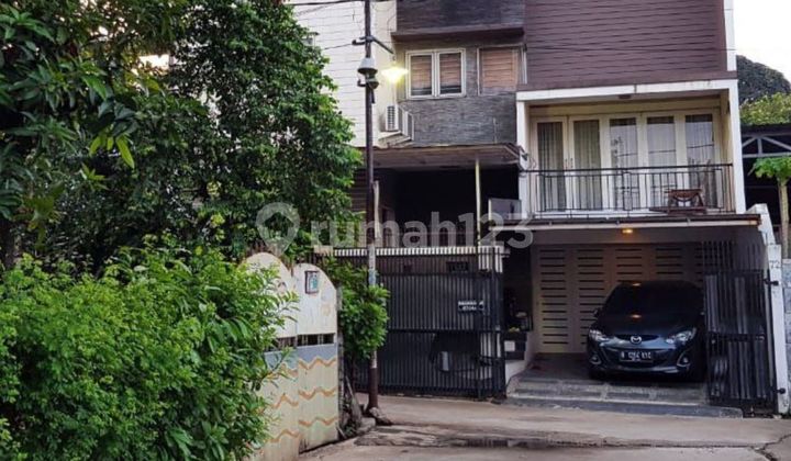 Rumah dijual 2,5 Lt. Jatiwaringin, Bekasi dekat LRT Jatibening