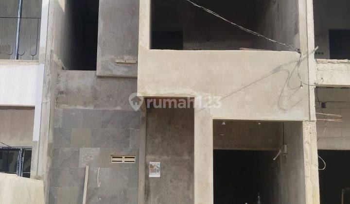 Rumah Dijual Baru 2 Lantai Kayuringin, Bekasi 7 Menit Stasiun Lrt 1
