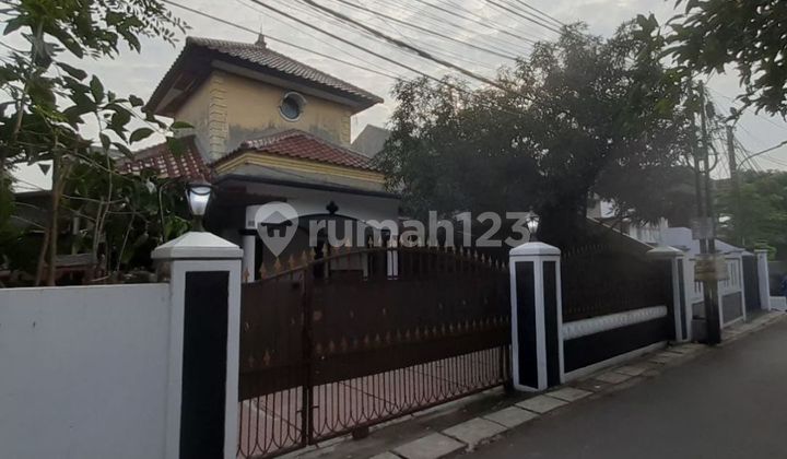 Rumah dijual Luas, 2 Lantai, Jatiwaringin dekat Mall Pondok Gede