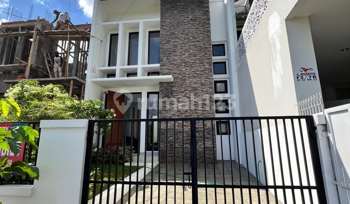 Rumah dijual Baru 2 Lt. Kemang Pratama, Bekasi 10 menit Tol Barat