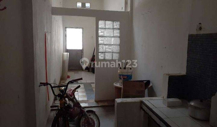 Dijual Cepat Rumah Asri Posisi Hook, Lokasi Strategis 8