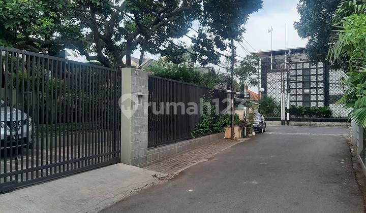 Rumah Luas Hook 3 Lantai Dekat Ke Pondok Indah Dan Tb Simatupang