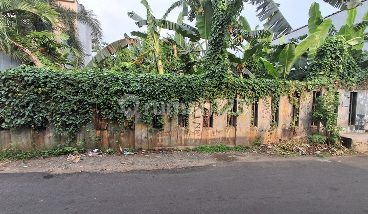 Ready-to-Build Land in an Elite Environment Near Kemang and West Pejaten, Rarely Available. Ready-to-Build Land in an Elite Environment Near Kemang and West Pejaten, Rarely Available.