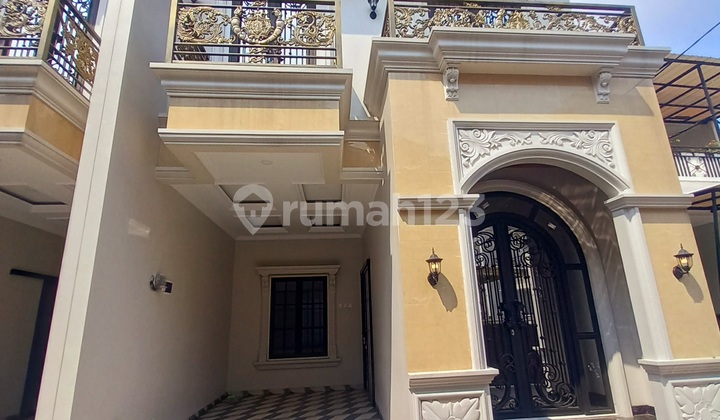 Rumah dengan design American Classic dekat Ragunan 2