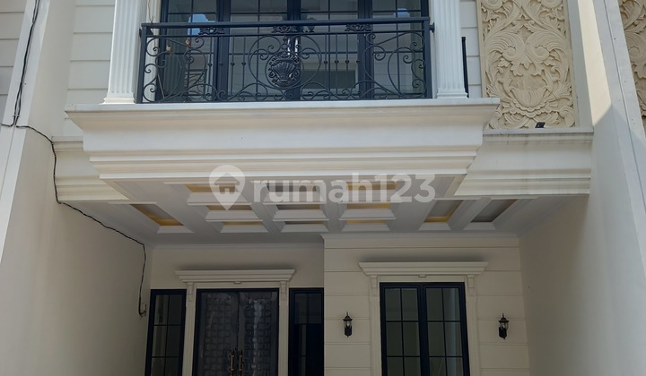 Rumah Cantik Modern dengan lokasi strategis & dekat TB Simatupang Rumah Cantik Modern dengan lokasi strategis & dekat TB Simatupang
