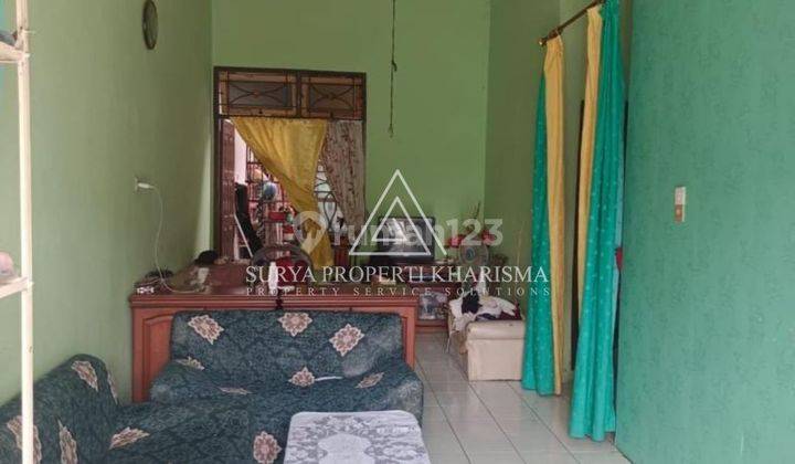 Di  Rumah Daerah Amplas komplek Taman Riviera