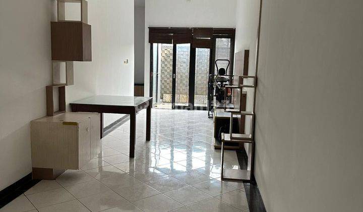 DISEWAKAN RUMAH 2 LANTAI SIAP HUNI DI BENDA CILANDAK TIMUR, PASAR MINGGU 2