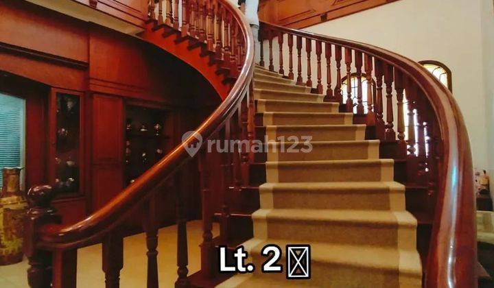 Rumah mewah luas dan terawat di jual beserta perabot lux di Medan Johor 2