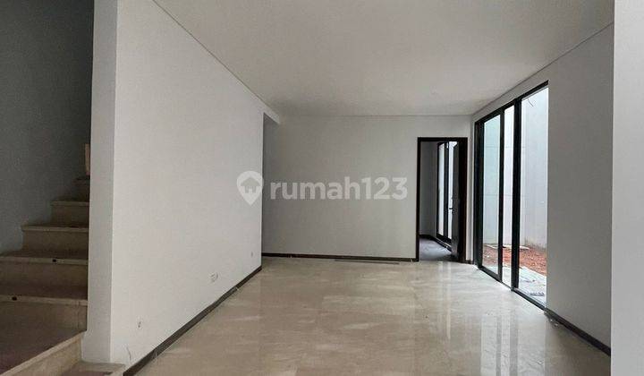 Dijual Cepat Rumah Mewah 3 Lantai Baru 2