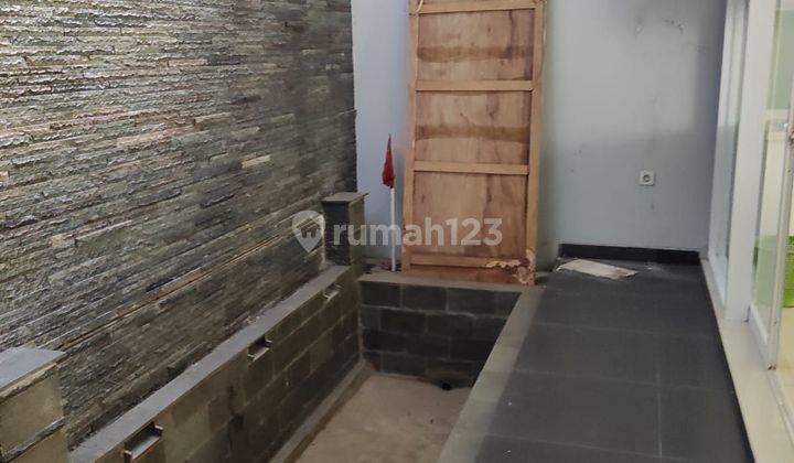 Dijual Murah Rumah 2 Lantai Full Renov 2