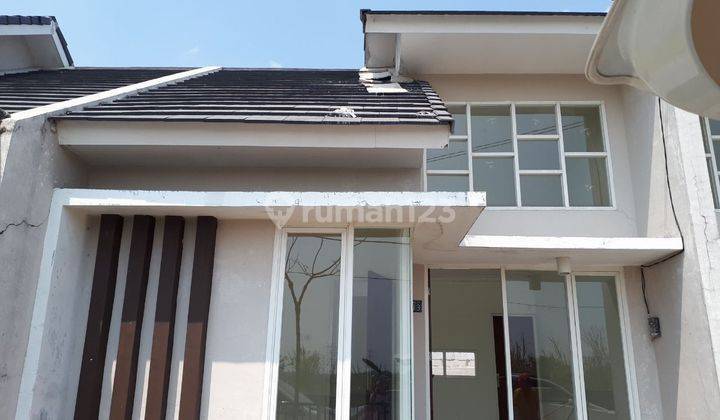 Rumah Menganti Dekat Pakuwon Mall, Uni Ciputra, Surabaya Barat 1