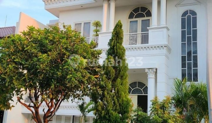 Selling American Whitehouse Fully Furnished Luxury Villa at Bukit Regency Vbr Pakuwon Indah, West Surabaya 2