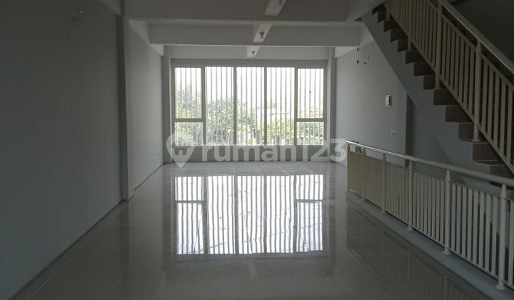 Rental of Shop House at North Junction, American Consulate Ball Statue, West Citraland Sby 2