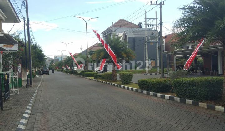 For Sale Business House Babatan Pratama Main Road Twin Roads One Gate Office Clinic Tutoring West Sby 2