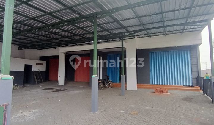 Lease a 3000 M2 Shop Warehouse in Probolinggo City