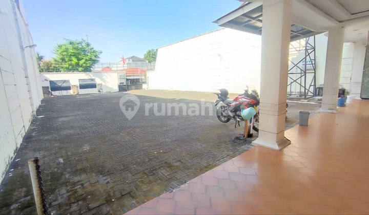 Sewa Rumah Gedung Bangunan Usaha Parkir Luas Raya Kertajaya Sby Timur
