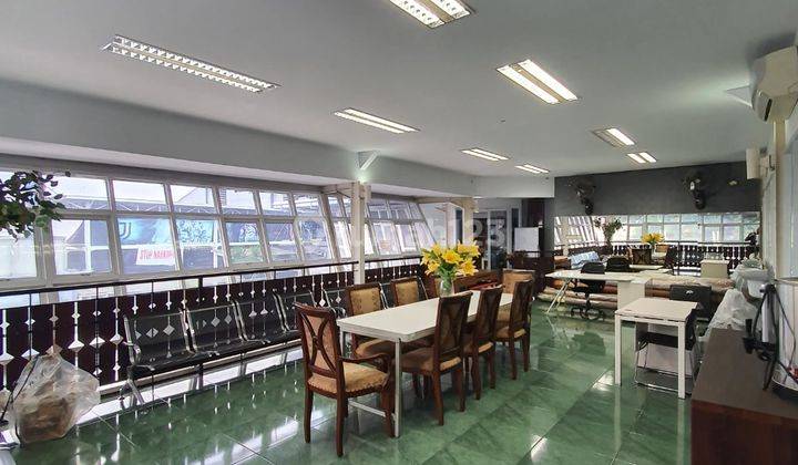 TURUN HARGA !! DIJUAL GEDUNG,KANTOR + 3LAPANGAN FUTSAL 2