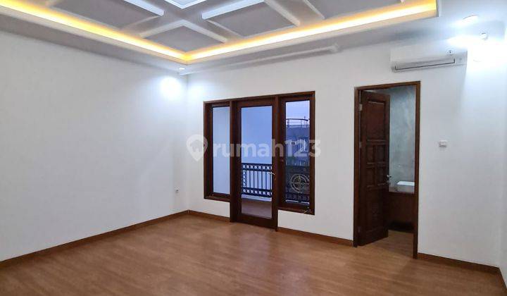 Rumah baru startegis, mewah, luas with private pool 15