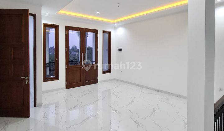 Rumah di Petukangan 3 lantai Baru SHM private pool 7