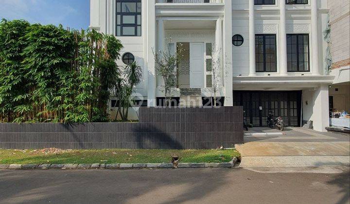 Rumah 3 Lantai di Bintaro jaya SHM Baru