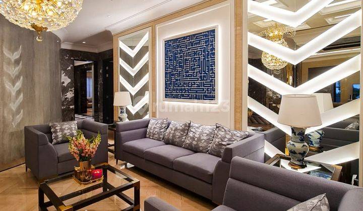 Rumah mewah  2 Lantai 2 bangunan di Cilandak SHM Private Lift 3