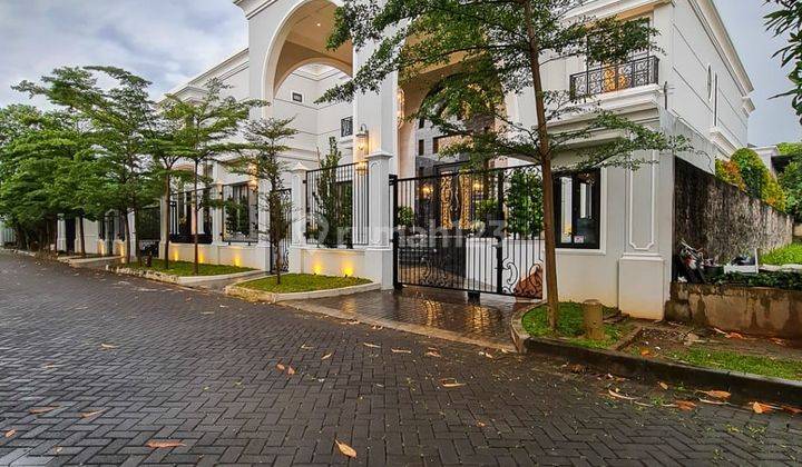 Rumah mewah  2 Lantai 2 bangunan di Cilandak SHM Private Lift 10