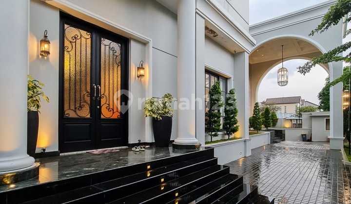 Rumah mewah  2 Lantai 2 bangunan di Cilandak SHM Private Lift 16