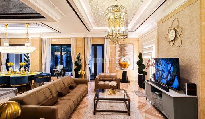 Rumah mewah  2 Lantai 2 bangunan di Cilandak SHM Private Lift 22