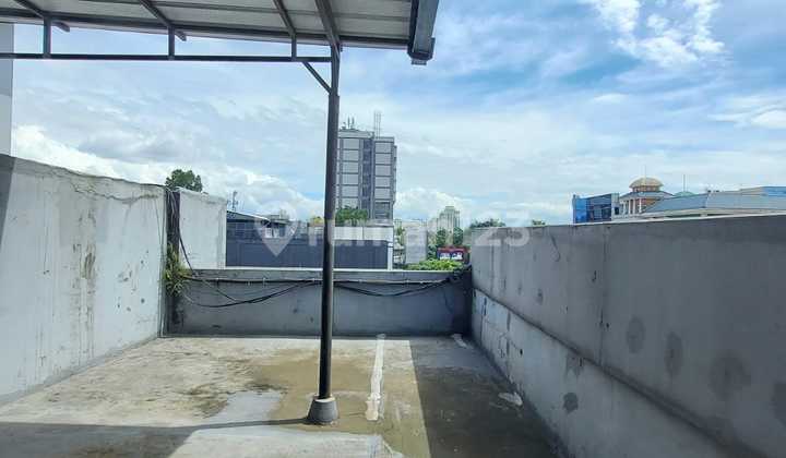 Gedung Ruang Usaha di Radio dalam SHM 6