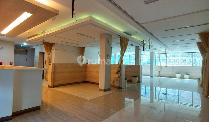 Gedung Ruang Usaha di Radio dalam SHM 11