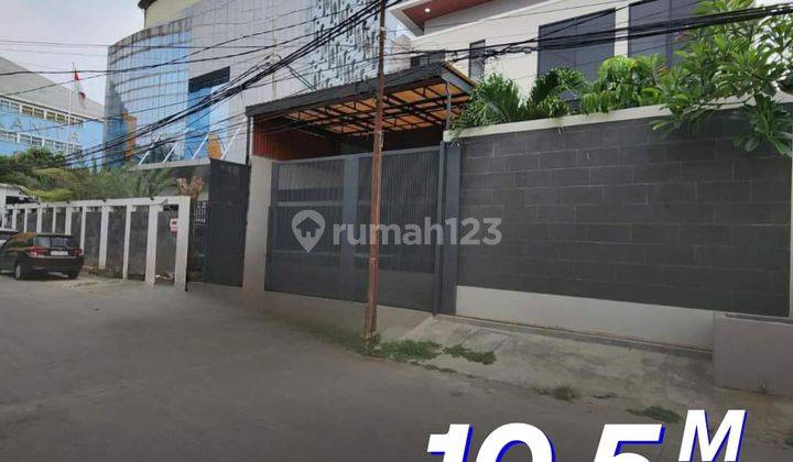 Rumah Modern Tropical House 2 Lantai Di Kebayoran Baru Jakarta Selatan  Taman Belakang Luas Dan Cantik Jalan Lebar Lokasi Super Strategis, Dekat Area Darmawangsa, Senopati, Gatot Subroto, Kuningan Dan Sekitar 1