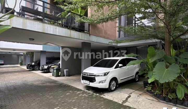 Townhouse Tropis Contemporer Lebak Bulus Jalsel