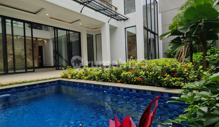 Di  Rumah Bangunan Baru Di Pondok Indah Jakarta Selatan