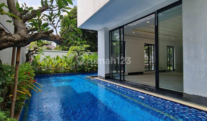 Di  Rumah Bangunan Baru Di Pondok Indah Jakarta Selatan