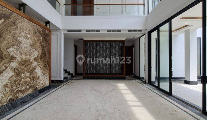 Di  Rumah Bangunan Baru Di Pondok Indah Jakarta Selatan