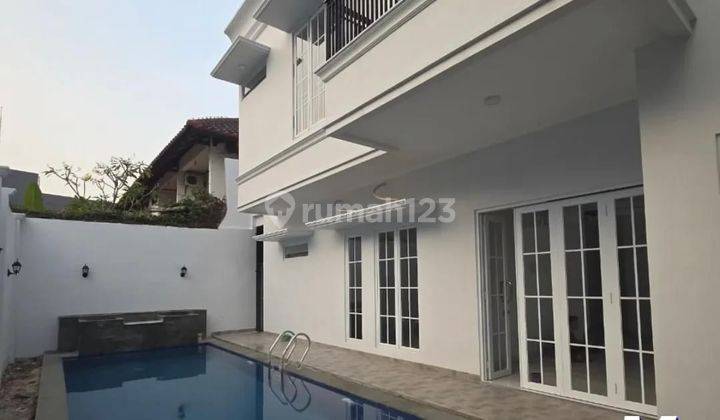 For sale Lebak Bulus  modern minimalis house Dalam kompleks One progres  Lokasi strategis Lingkungan tenang& nyaman Keamanan 24 jam Jalan lebar 1