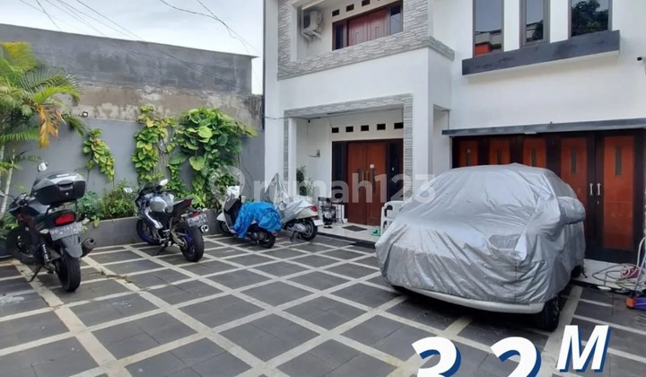 Ready-to-Occupy House + 5-Room Boarding in Cirendeu Area, South Tangerang