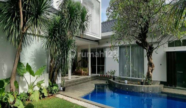 Rumah Mewah Dengan Halaman Luas  Di Ampera-Kemang Jakarta Selatan 1