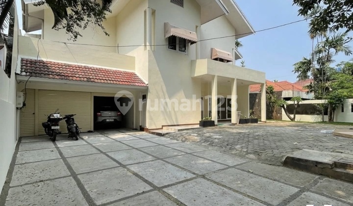 Menteng Dalam House, South Jakarta