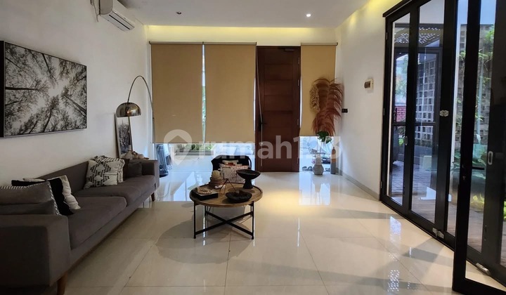 Rumah Modern Dalam Town House Veteran Jakarta Selatan 2