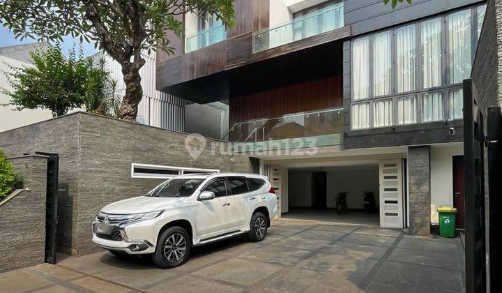 [ For Sale ]  Turun Harga !!!!!!  Rumah Mewah One Gate Sytem Simprug Golf  =============================================== •Hanya Selangkah Ke Plaza Senayan •Lingkungan Sangat Elite •Keamanan 24jam Dan  Bebas Banjir  2