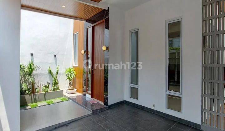 Rumah Cantik Modern Dalam Komplek Bintaro Jaya  Lingkungan Tenang Dan Nyaman Kemanan 24 Jam Jalan Lebar, Bebas Banjir Lokasi Strategis, Akses Mudah 2