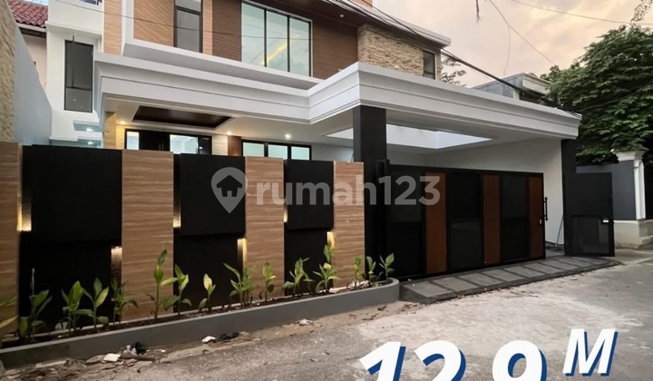 Lucurious House Brand New Modern Design in Kebayoran Baru Complex, South Jakarta