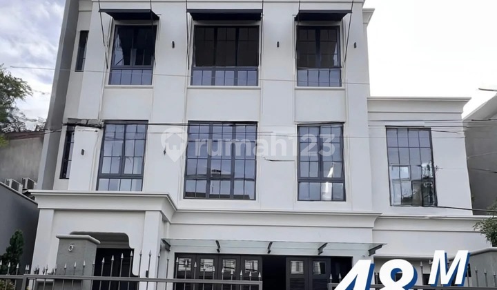 Luxury House in Senopati, Kebayoran Baru, South Jakarta