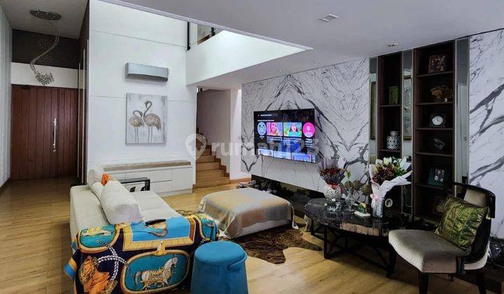 Rumah Modern 2.5 Lantai Kebayoran Lama Dekat Gandaria 2